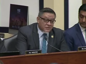 او در مورد Pulp Fiction به هاگست کنگره طعنه می زند