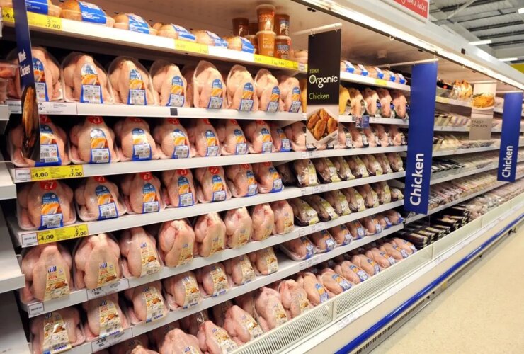 با ادامه جنگ ایران، احتمال کمبود مواد غذایی در انگلیس وجود دارد 7 با ادامه جنگ ایران، احتمال کمبود مواد غذایی در انگلیس وجود دارد