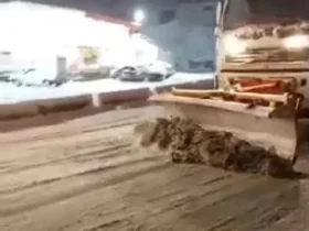 تصاویر برف روبی و نمک پاشی در محور کرج - کندوان