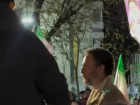 حسین یاری در یکی از مجالس شبانه مردم