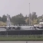 حمله با تبر به هواپیمای نظامی آمریکا