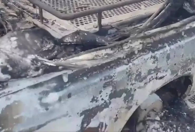 حمله مستقیم به خودروی هلال احمر در فارس 36 حمله مستقیم به خودروی هلال احمر در فارس