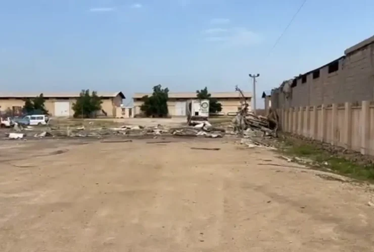 حمله هوایی به انبار امداد هلال احمر بوشهر