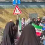 دوچرخه سواری دختران در رژه "جانفدا".