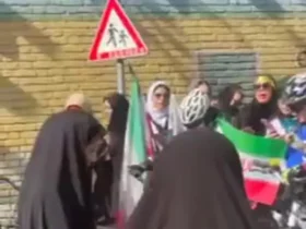 دوچرخه سواری دختران در رژه "جانفدا".