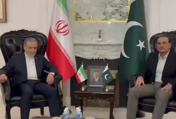 دیدار عراقچی با عاصم منیر فرمانده ارتش پاکستان در اسلام آباد