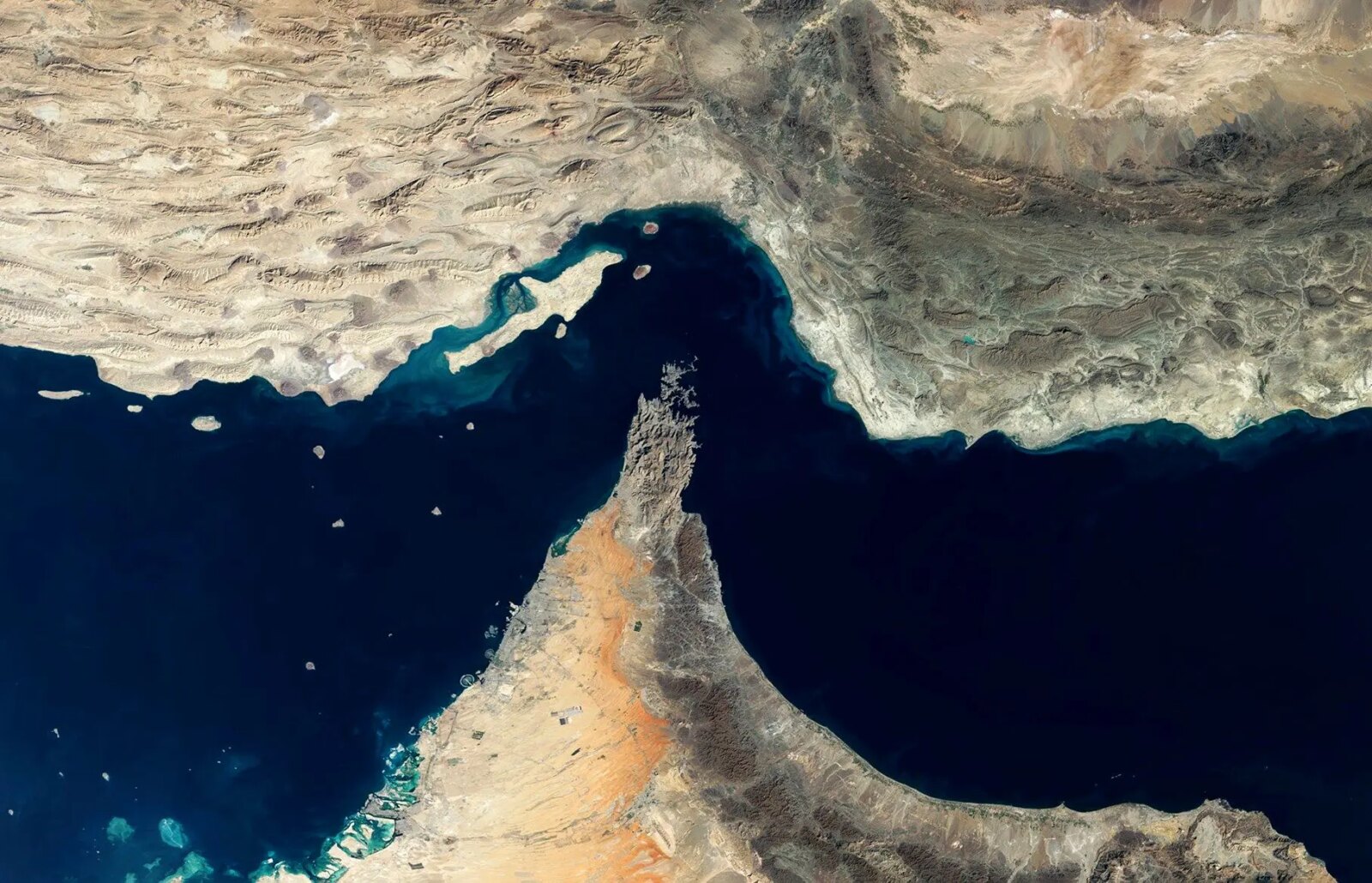 راز نام هرمز; داستانی از دل افسانه تا قلب سیاست 1 راز نام هرمز; داستانی از دل افسانه تا قلب سیاست