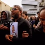 رضا صادقی قطعه «گل میناب» را خواند.