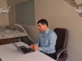 سخنرانی یکی از اساتید دانشگاه شریف در محل تخریب شده این دانشگاه در حال برگزاری است.