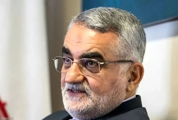 علاءالدین بروجردی: در جنگ 40 روزه همه پایگاه های آمریکا در منطقه را منهدم کردیم