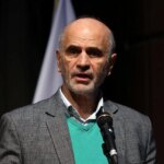 فرشاد مومنی: با اقتصاد خیریه نمی توان جلو رفت