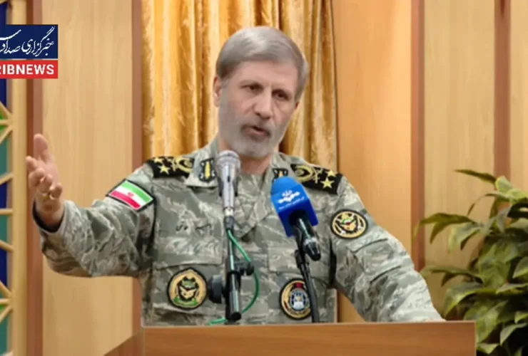 فرمانده کل ارتش: عاصم منیر همراه با رزمندگان ایرانی به ایران آمد