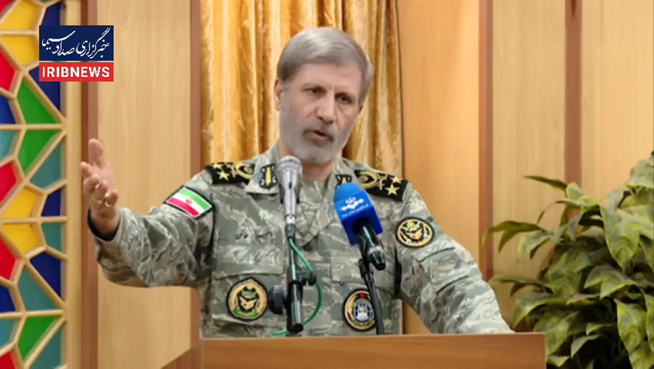 فرمانده کل ارتش: عاصم منیر همراه با رزمندگان ایرانی به ایران آمد