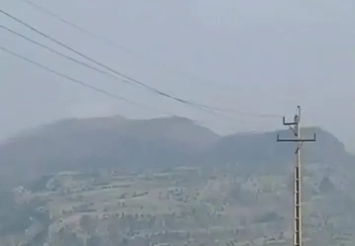 لحظه شلیک پلیس به سمت هلیکوپترهای جنگی آمریکایی 20 لحظه شلیک پلیس به سمت هلیکوپترهای جنگی آمریکایی