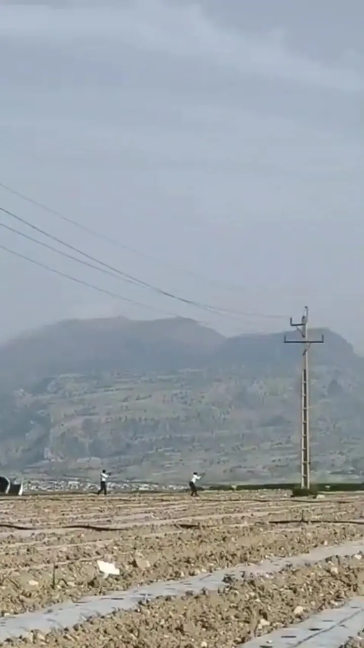 لحظه شلیک پلیس به سمت هلیکوپترهای جنگی آمریکایی