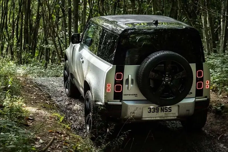 لندروور دیفندر 2026; بازگشت کینگ آفرود به ایران