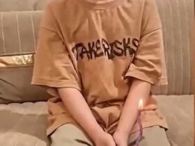 ماکان یک بند کفش و یک ژاکت آبی گذاشت 18 HFw2Z7ka4AApDBq