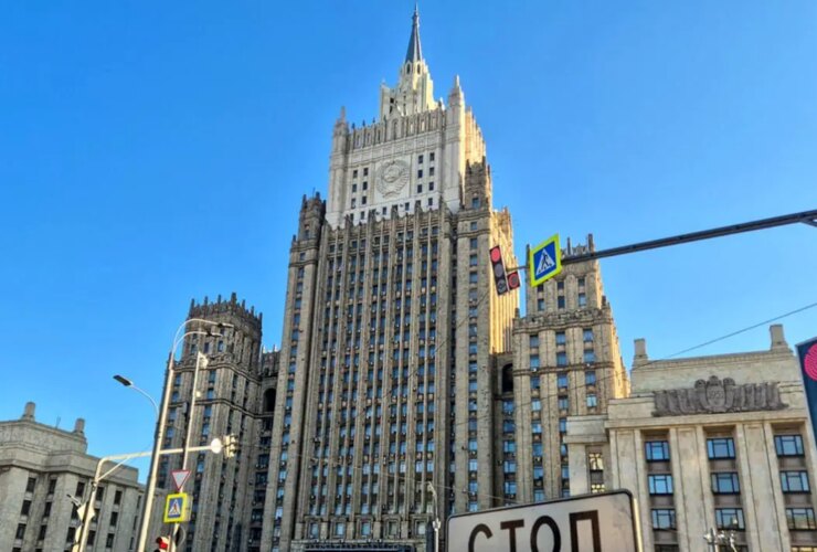 مسکو: آمریکا و اسرائیل از مذاکره برای عملیات زمینی علیه ایران استفاده می کنند