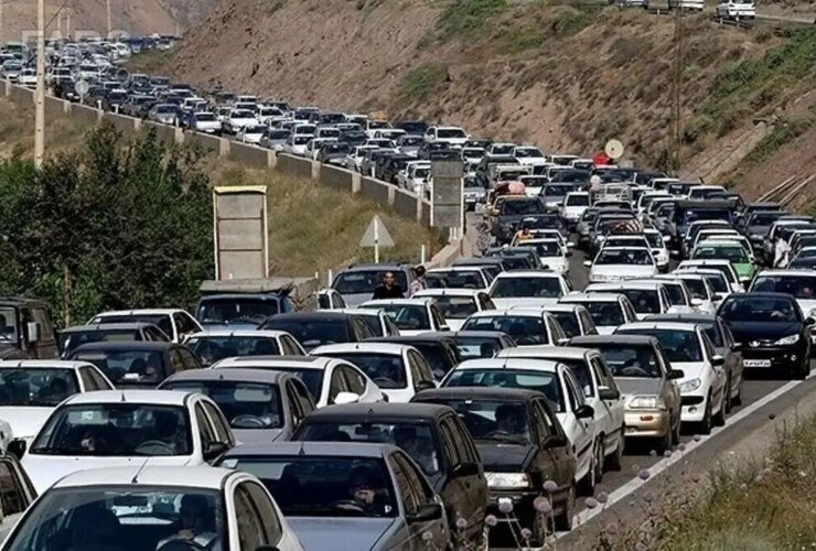 موج سنگین مسافران بازگشت / تردد یک طرفه در برخی جاده های پرتردد