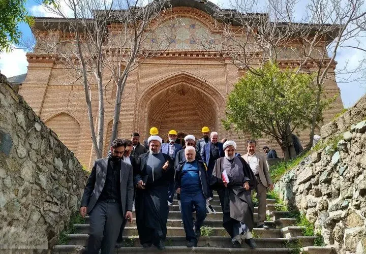 نمایندگان مجلس به کاخ سعدآباد رفتند