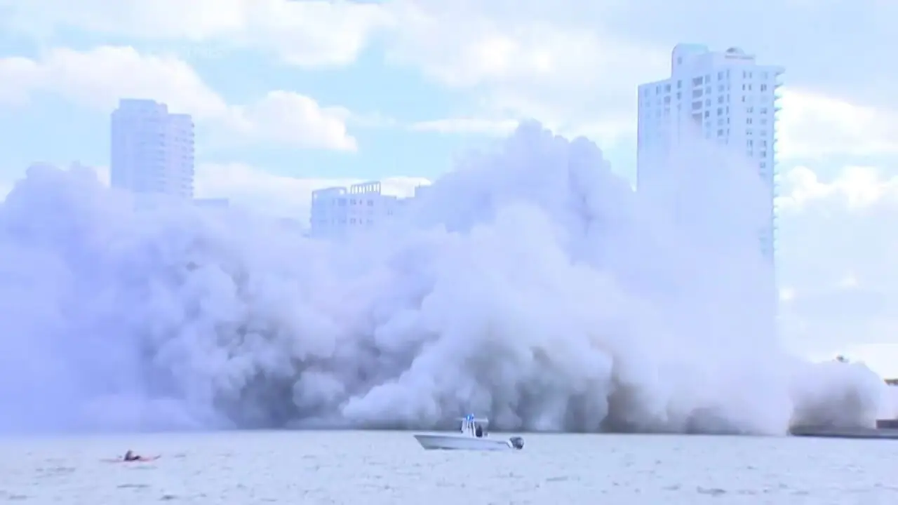 هتل 23 طبقه در چند ثانیه ناپدید می شود 1 هتل 23 طبقه در چند ثانیه ناپدید می شود