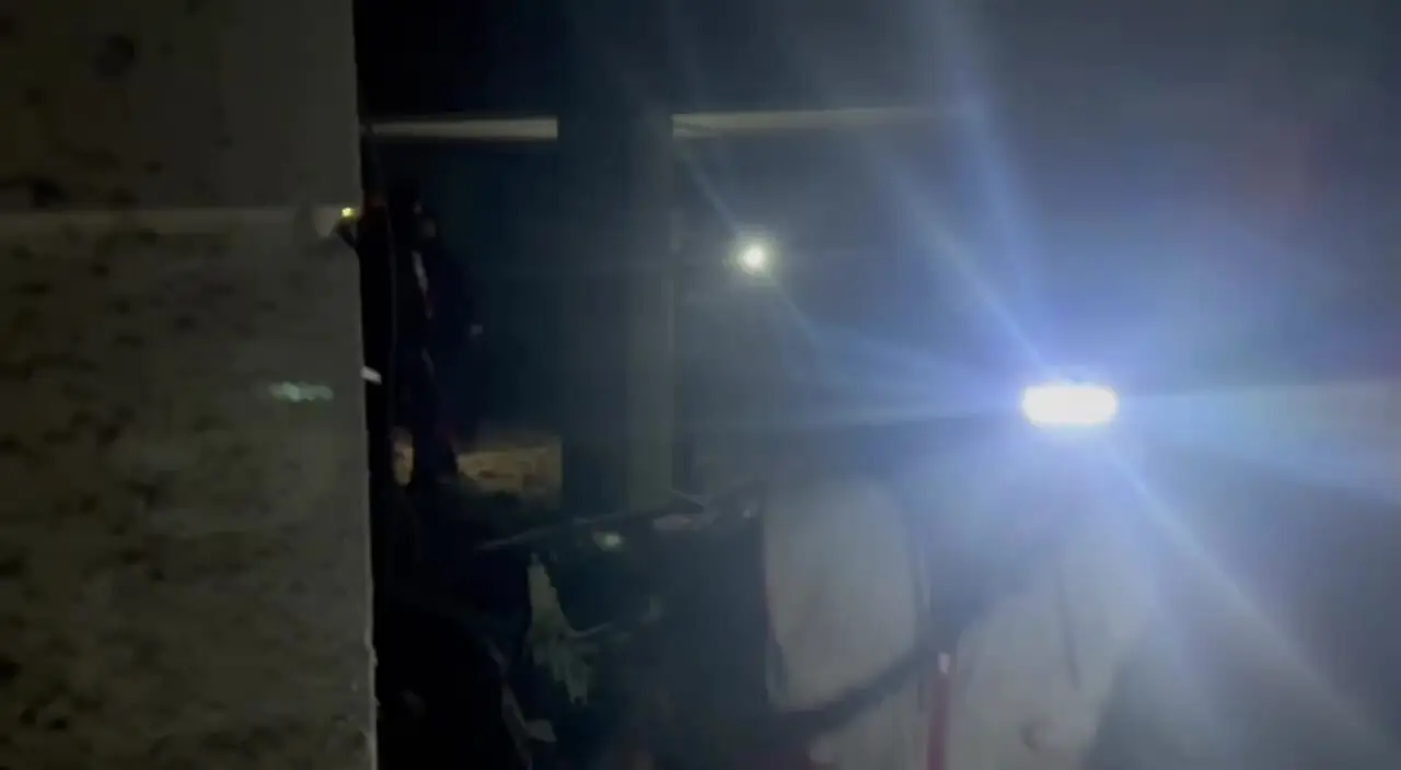 ویدئو؛ حمله هوایی به یک منطقه مسکونی در تهران 1 ویدئو؛ حمله هوایی به یک منطقه مسکونی در تهران