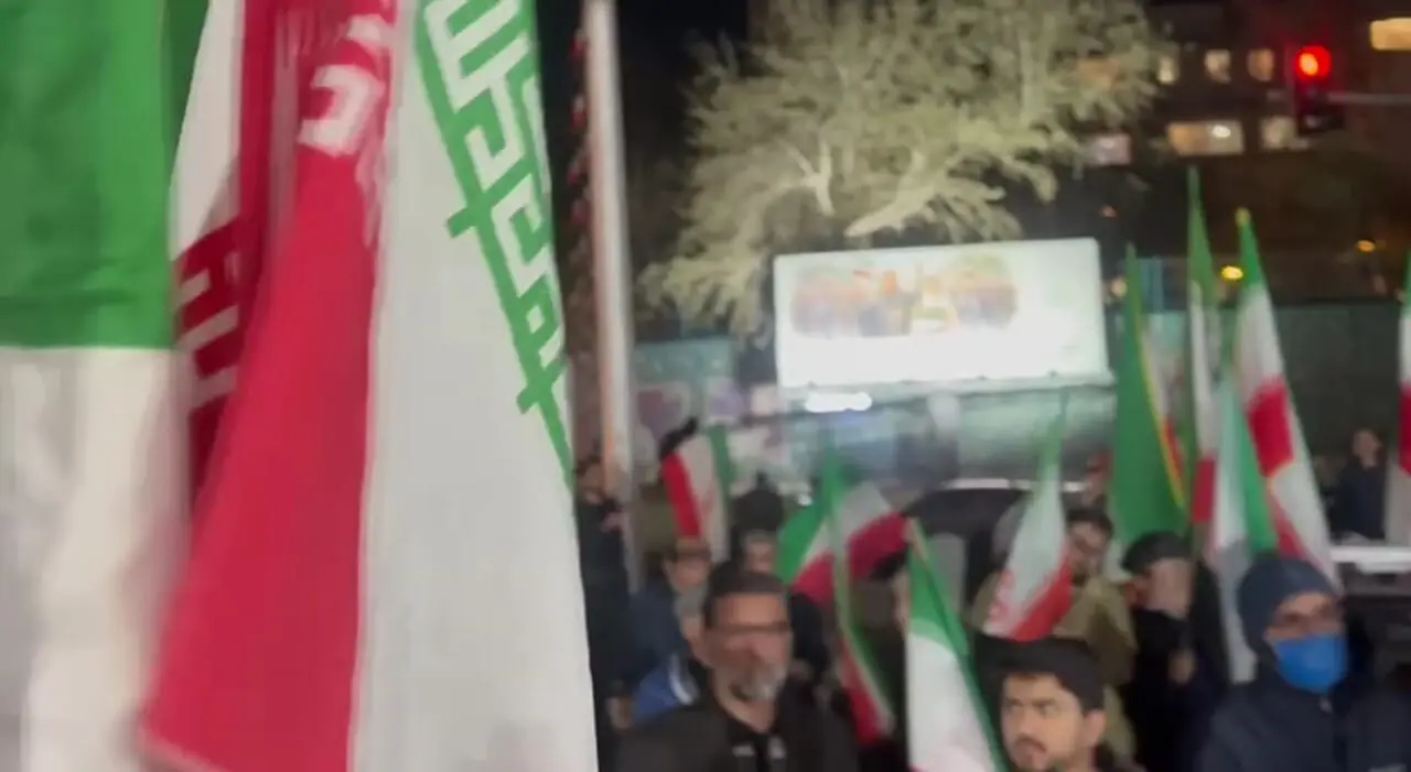 ویدئو؛ نشست هنری در میدان شهرک غرب