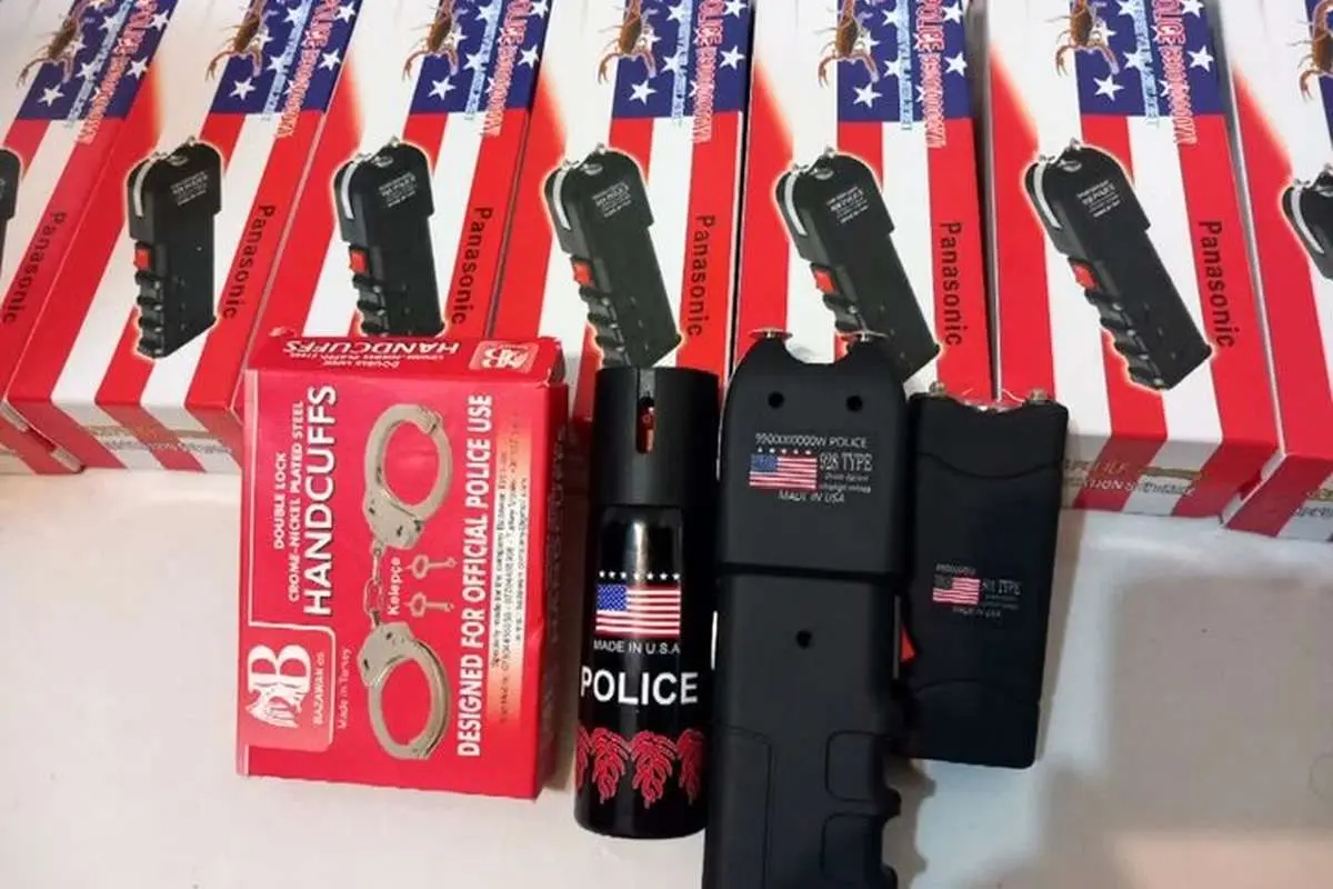 کشف انواع تیزر و گاز اشک آور آمریکایی در پاسگاه های بسیج خدابنده