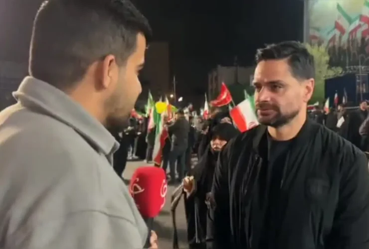 کمال صغدا نیا بازیکن سابق پرسپولیس در تجمع مردمی