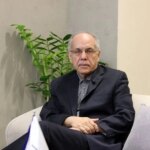 کوروش احمدی: بعید است ترامپ حداقل تا یک ماه دیگر به ایران حمله کند