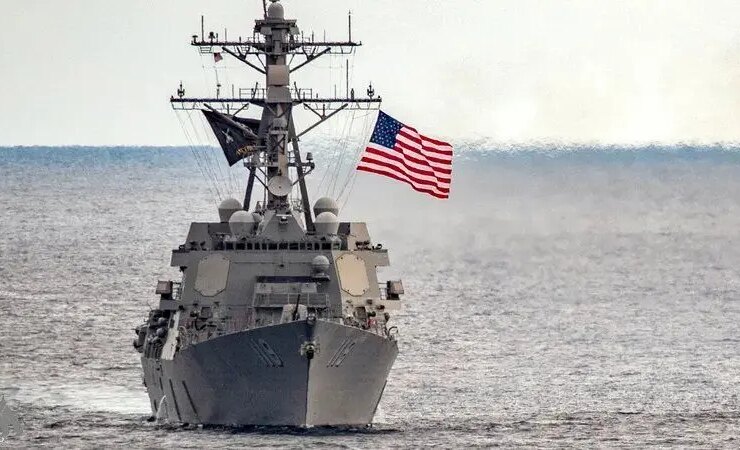 یو اس اس آیزنهاور آتش گرفت