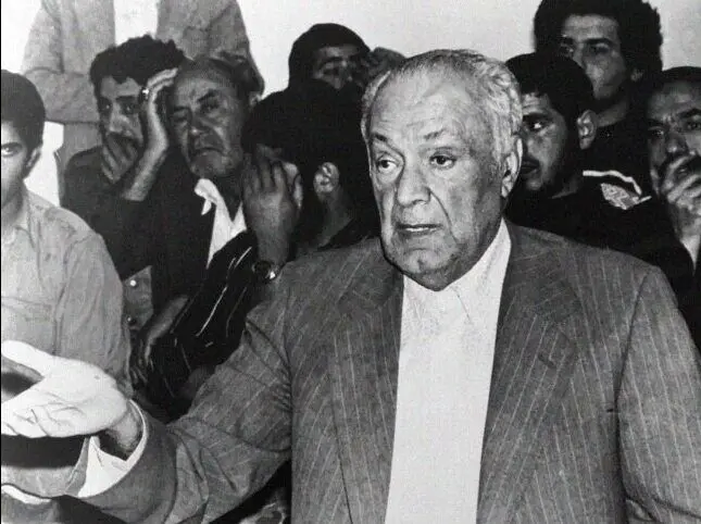 1358/ مالک ساختمان پلاسکو در محوطه زندان قصر اعدام شد