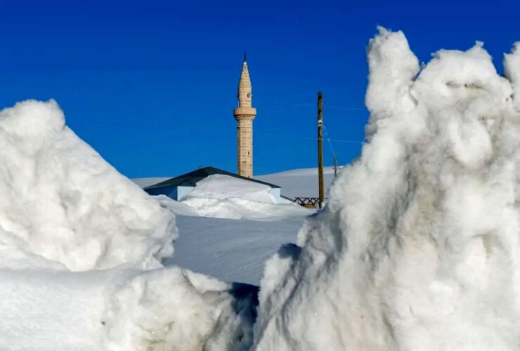تصاویر; روستایی در ترکیه زیر برف مدفون شد