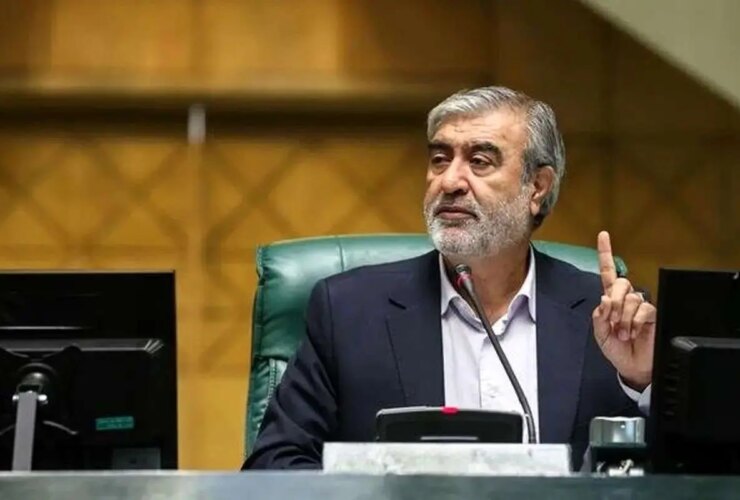 عزیزی: اشتباهات مکرر، پاسخ قاطع تر