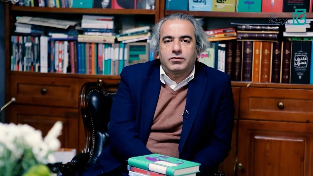 ناشر و فعال فرهنگی: قیمت کاغذ به ۶ میلیون تومان رسید/ قیمت کتاب با این افزایش قیمت غیرممکن است.