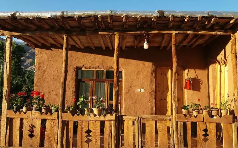 اینترنت قطع شده است، تعداد گردشگران کاهش یافته است/محل اقامت مشتریان خود را از دست می دهند