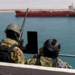 دو نفتکش ایرانی و چینی از محاصره آمریکا در تنگه هرمز عبور کردند