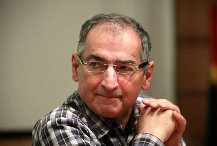 صادق زیباکلام 3 ماه از مصاحبه محروم شد