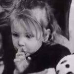 آفتاب پرست باوقار; معمای زنی کودکانه که در فقر و از دست دادن غرق شده است تا اینکه به قله هالیوود می رسد