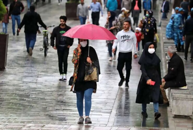 بارش باران، وزش باد و رعد و برق در تهران ادامه دارد
