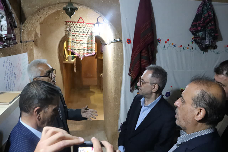 وقتی دهکده ای دنیا را صدا می کند؛ یک قدمی رکورد جهانی قلعه بالا