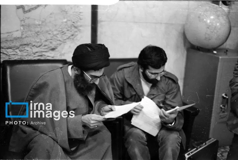 تصاویر کمال خرازی، محسن رضایی و صیاد شیرازی / کمال خرازی و حددادال در ورزشگاه آزادی 8 عکس شهدای جوان کمال خرازی و حددادال در ورزشگاه آزادی/ عکس های دیپلمات شهید در کنار امام، رهبران شهید محسن ریزایی و صیاد شیرازی