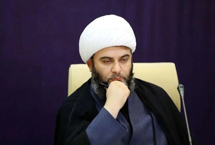 قمی: با لکنت میدان را تسلیم دشمن می کنیم!