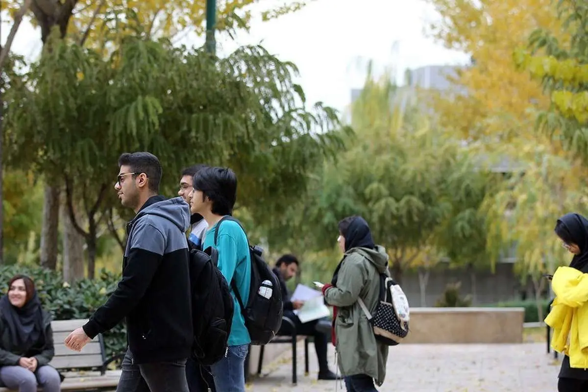 کلاس های این دانشگاه در مقطع کارشناسی همچنان مجازی است