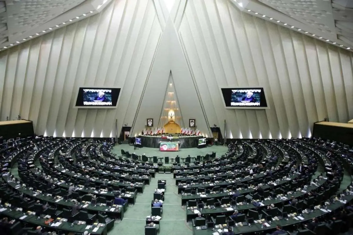 نمایندگانی که در انتخاب رئیس مجلس شرکت نکردند