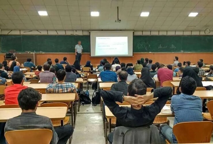 دوره های تحصیلات تکمیلی را می توان به صورت حضوری برگزار کرد