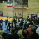 برای دیدن؛ دعوا و ضرب و شتم در پی باخت فوتسال استقلال و عدم پیشرفت