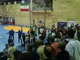 برای دیدن؛ دعوا و ضرب و شتم در پی باخت فوتسال استقلال و عدم پیشرفت