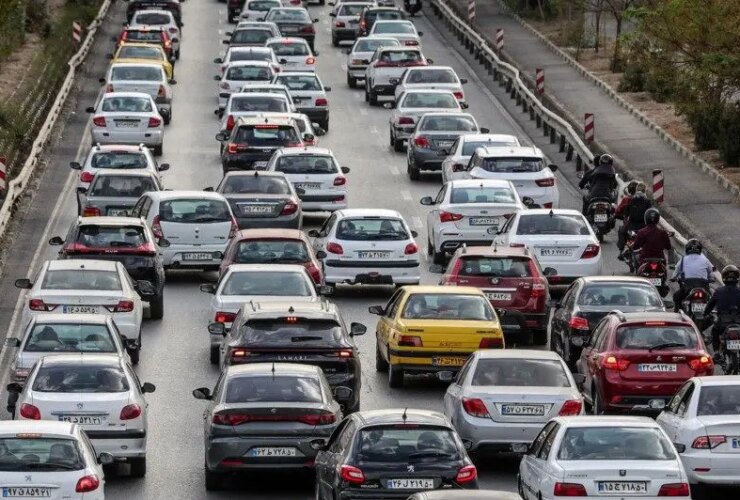 ترافیک سنگین در جاده های ورودی تهران/ مه گرفتگی در جاده های شمالی