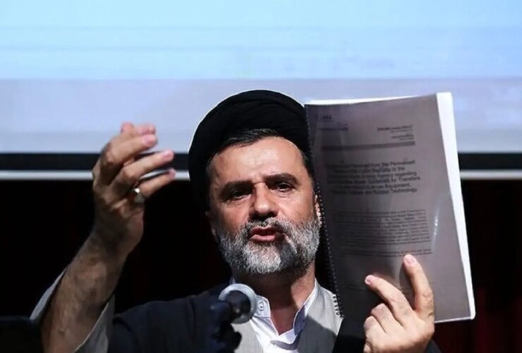 سلام! محمود نبویان مدام علیه تیم مذاکره کننده کار می کند!